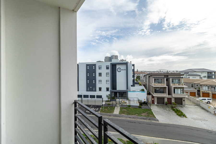 1 Bedroom Property for Sale in Bloubergstrand Western Cape